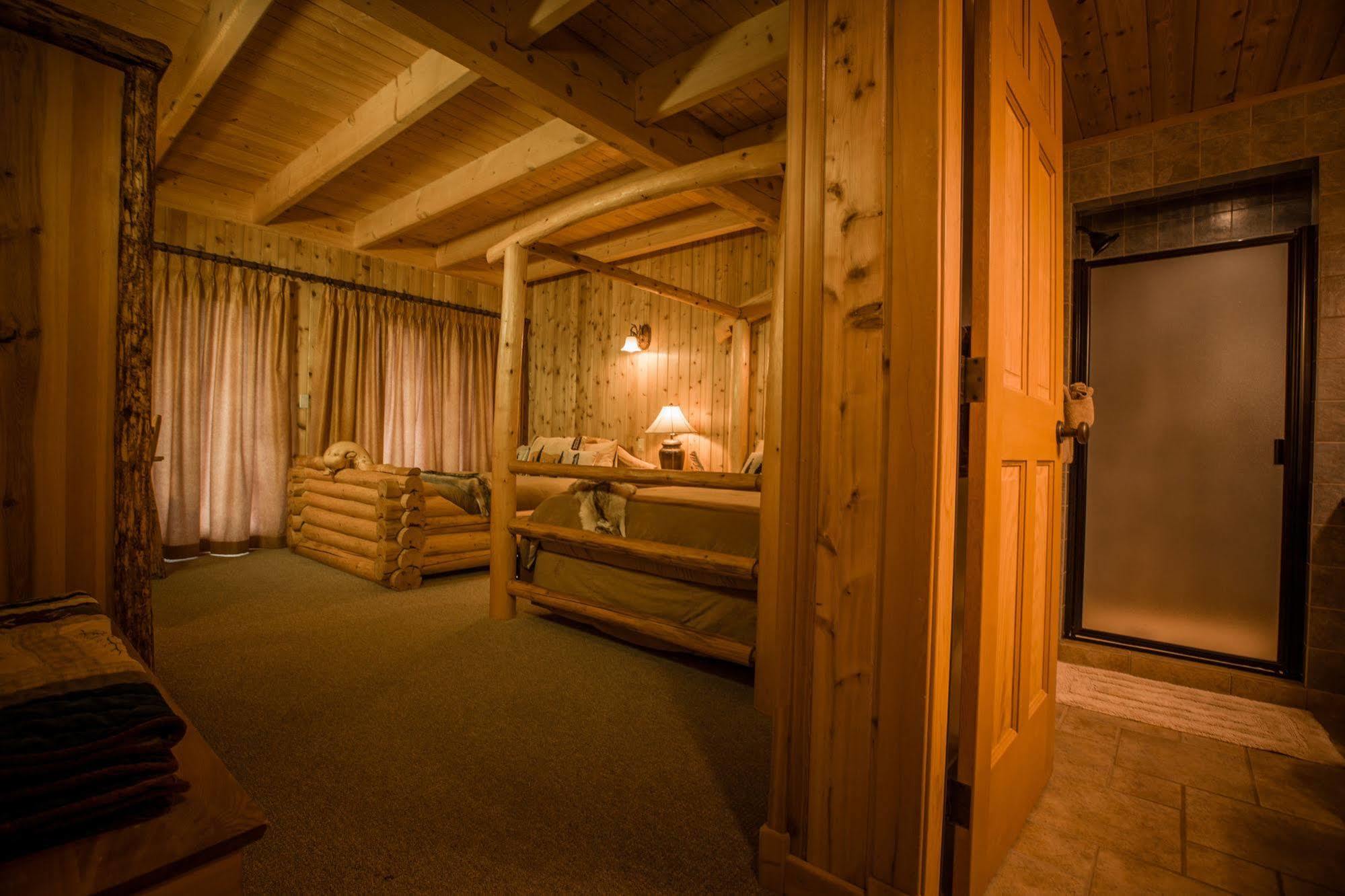 Bear Claw Lodge Kispiox Exterior photo